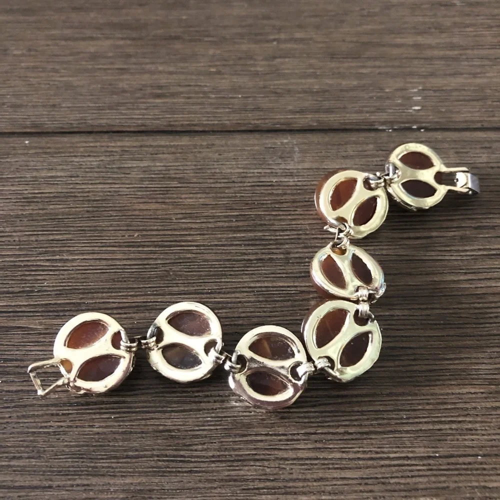 Vintage brown & gold round stone linked bracelet